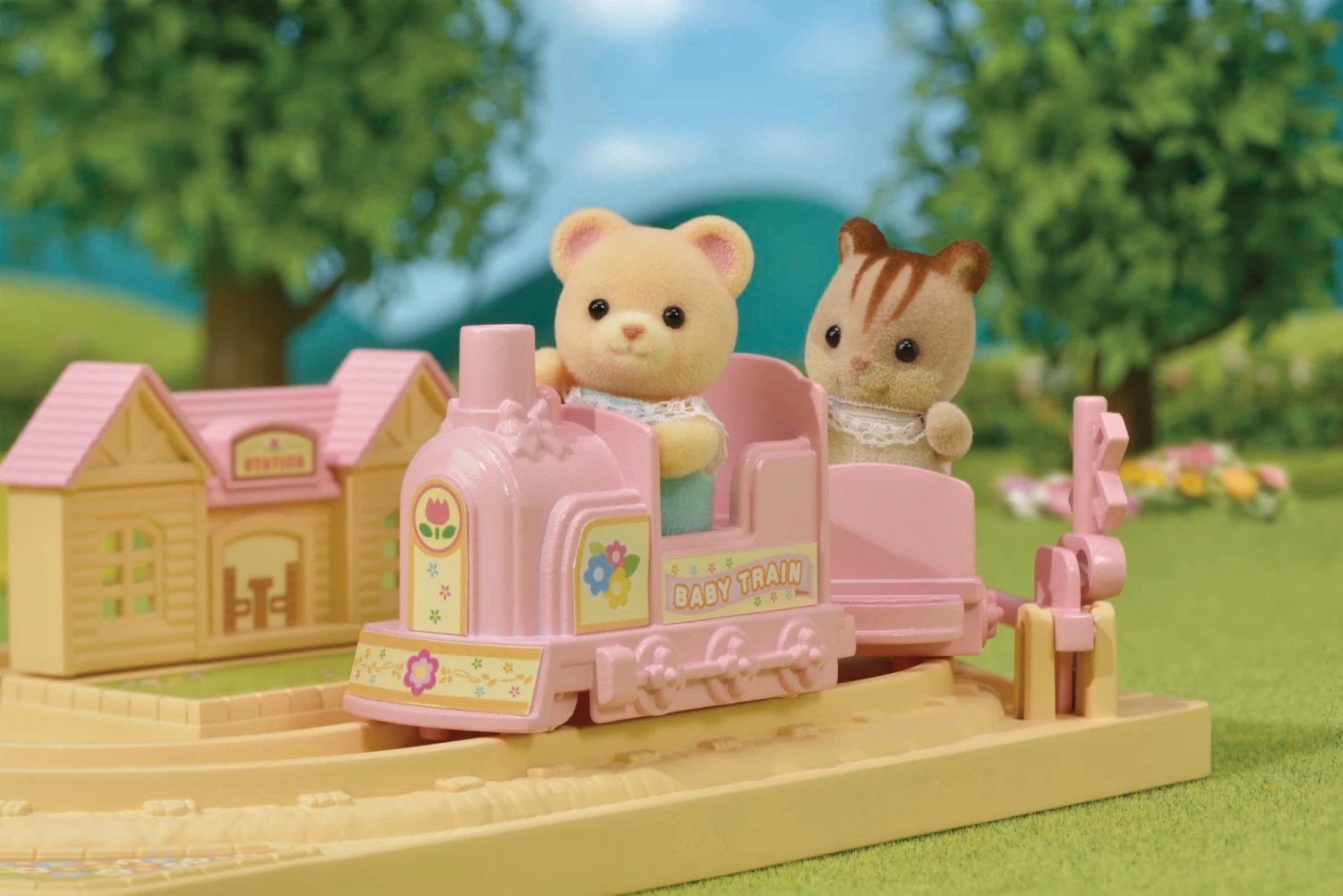 Sylvanian Families Baby Choo-choo Trein SF5320 10 Sylvanian Families Baby Choo-choo Trein SF5320 - Afbeelding 8