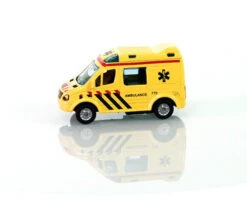 Ambulance Pull Back Met Licht En Geluid -Indoor Speelgoed Winkel ambulance kidsglobe 510643 1 1