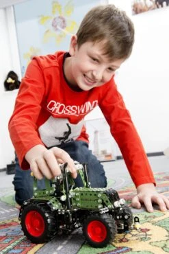 Tronico Junior Fendt 313 Vario – 1 : 24 20 Tronico Junior Fendt 313 Vario – 1 : 24 -Indoor Speelgoed Winkel fendt 313 vario tronico junior 10067 8