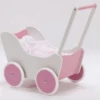 Houten Poppenwagen Pink 1 Houten Poppenwagen Pink -Indoor Speelgoed Winkel houten poppenwagen rose wit recised