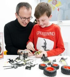 Tronico Mini Massey Ferguson MF5610 Met Aanhangwagen – 1 : 32 -Indoor Speelgoed Winkel massey ferguson mf5610 met aanhanger tronico mini 10031 1 1