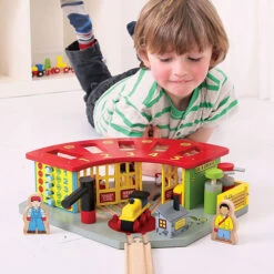 BigJigs BJT192 Rail Remise Voor 5 Treinen 7 BigJigs BJT192 Rail Remise Voor 5 Treinen -Indoor Speelgoed Winkel remise 5 treinen bijigs bjt192 1 1