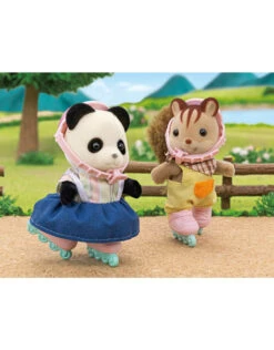 Sylvanian Families Fiets En Skateset Panda Meisje SF5652 10 Sylvanian Families Fiets En Skateset Panda Meisje SF5652 -Indoor Speelgoed Winkel sylvanian families fiets en skateset panda meisje sf5652 3
